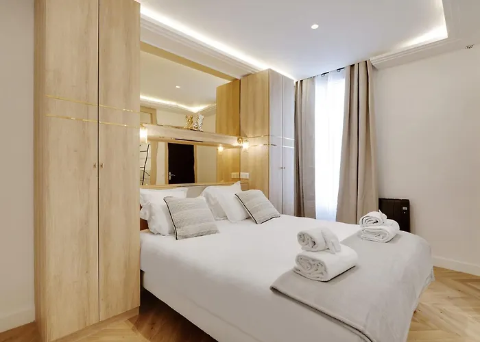 The Upper Marais Superb For 6 People 아파트