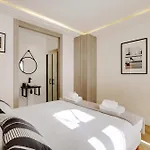 Апартаменты The Upper Marais Superb For 6 People Париж