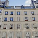 The Upper Marais Superb For 6 People Париж