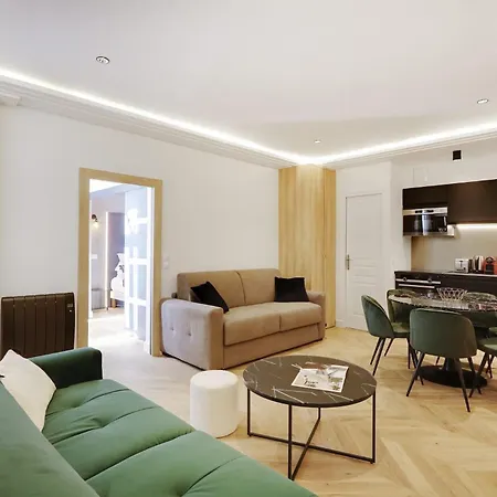 The Upper Marais Superb For 6 People