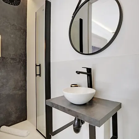 The Upper Marais Superb For 6 People París