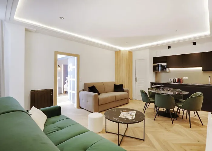 The Upper Marais Superb For 6 People