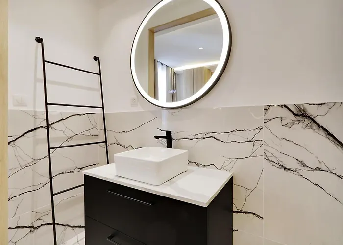 The Upper Marais Superb For 6 People Paris